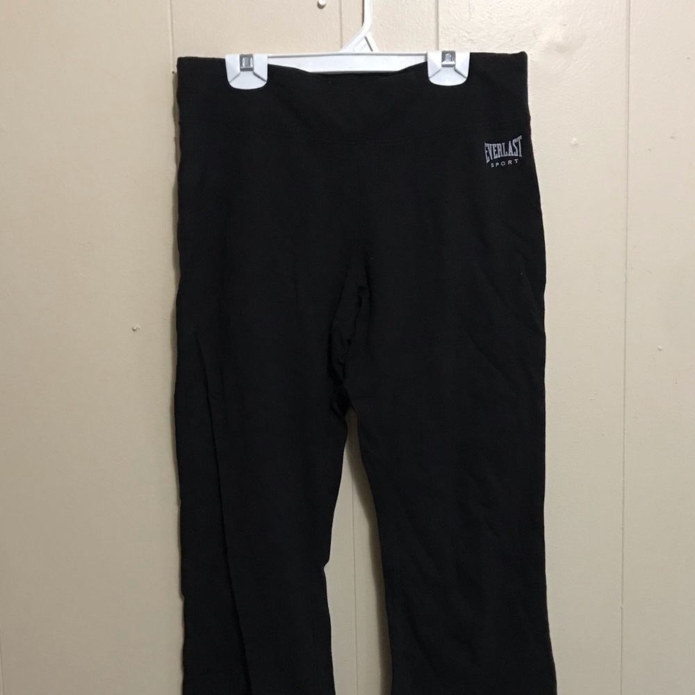 Mid-Rise Athletic Capri-Legging